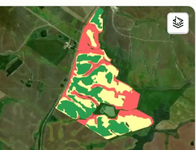 Tela da plataforma: imagem de satélite com o talhão dividido em zonas de manejo.